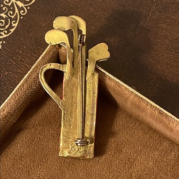 🍄Vintage “Original by Robert” Red Enamel Golf Bag Brooch - Picture 6 of 7